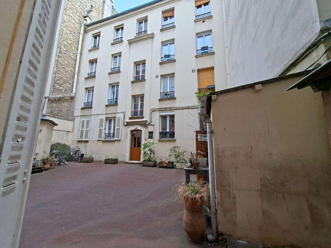 Commerce à PARIS-17E