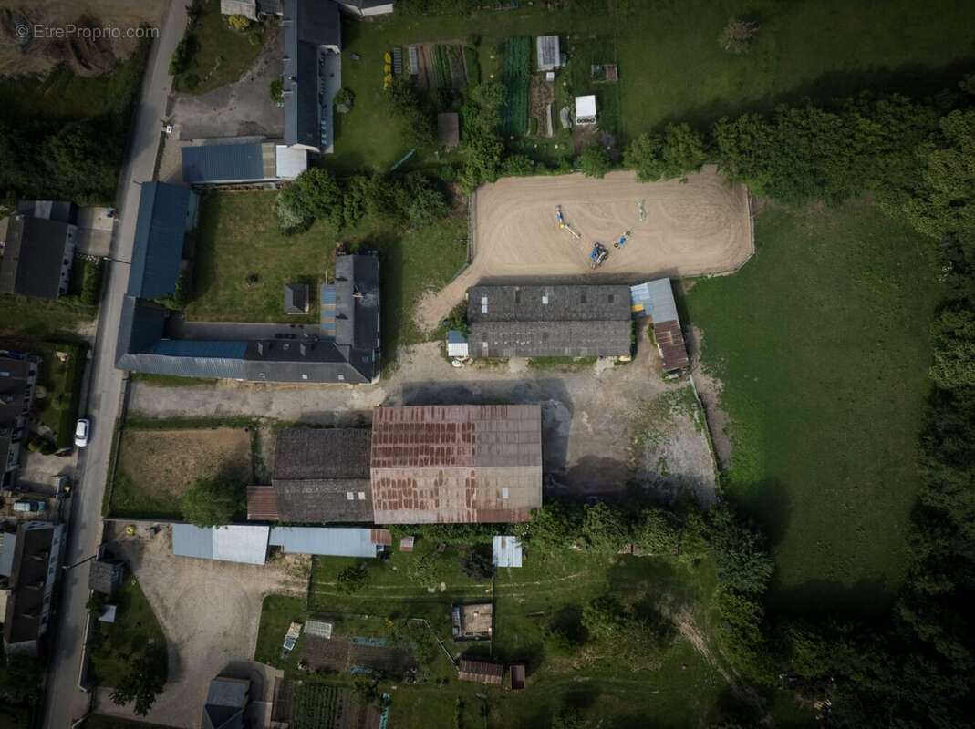 Maison à DAMERAUCOURT