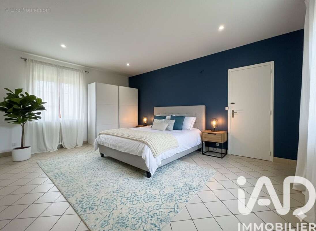 Maison 243 m² à Gressey  - photo 7