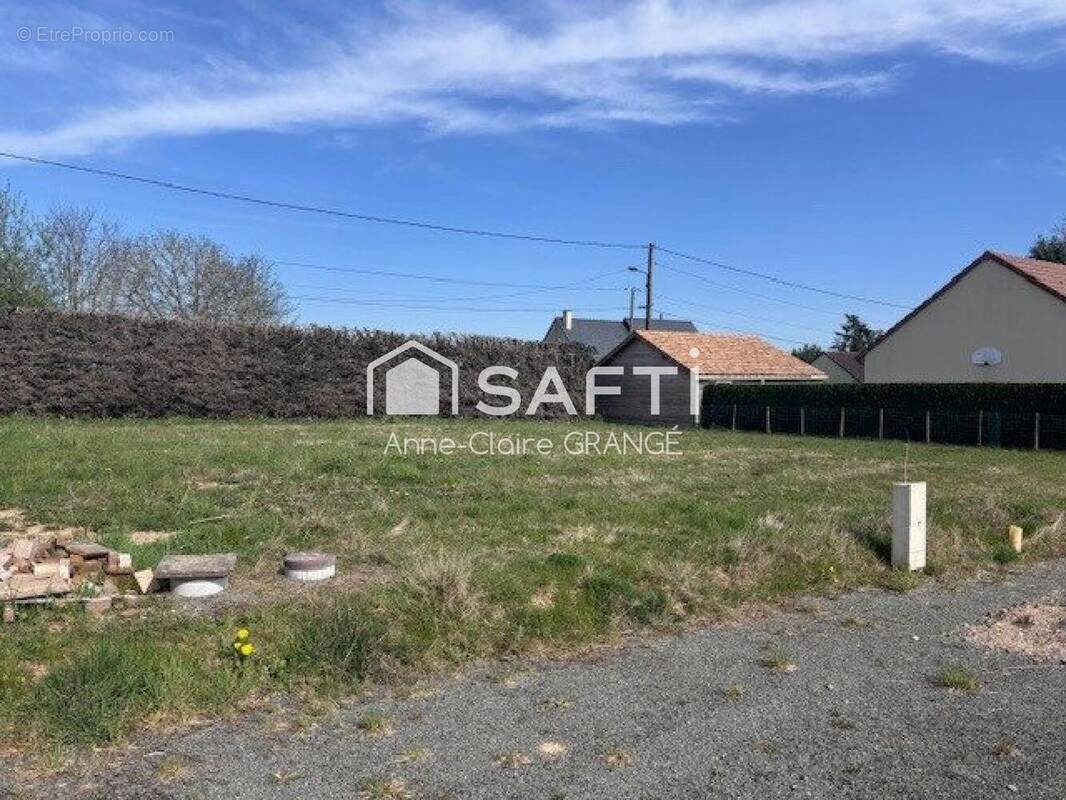Photo 1 - Terrain à MONTREUIL-LE-CHETIF