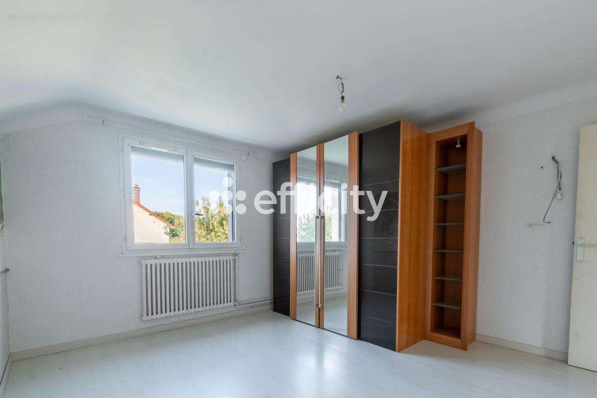 Maison à VILLENEUVE-LE-ROI