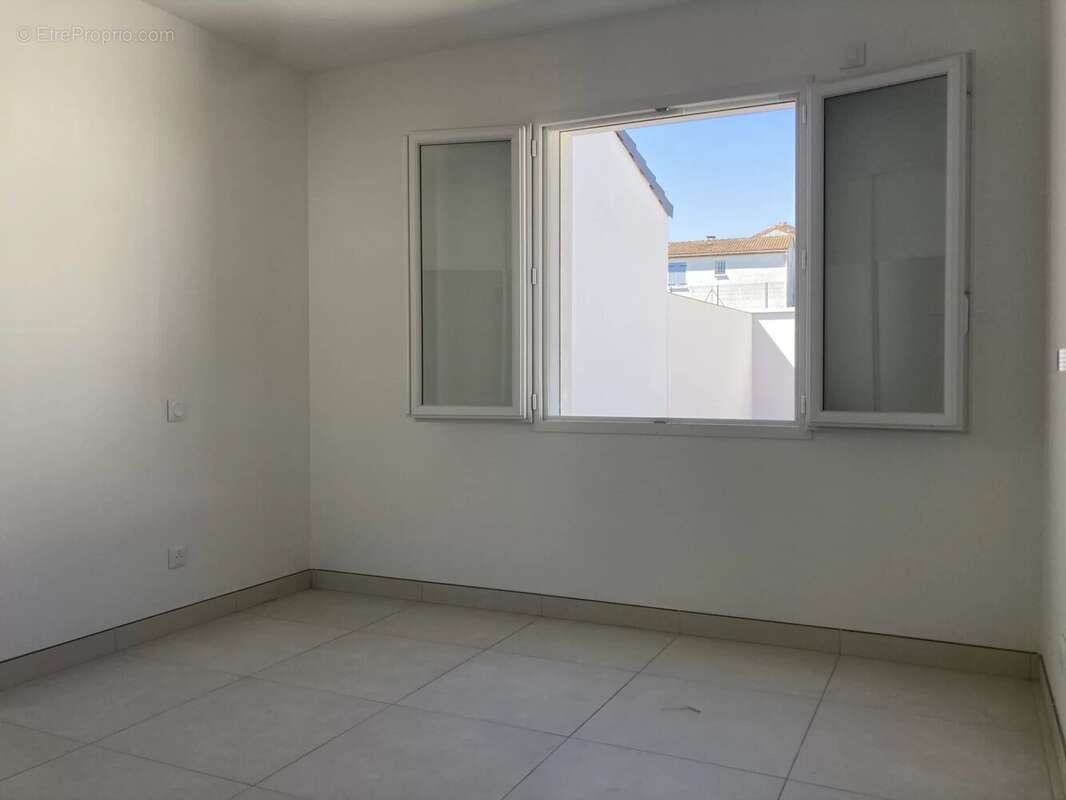 Maison à VAUX-SUR-MER