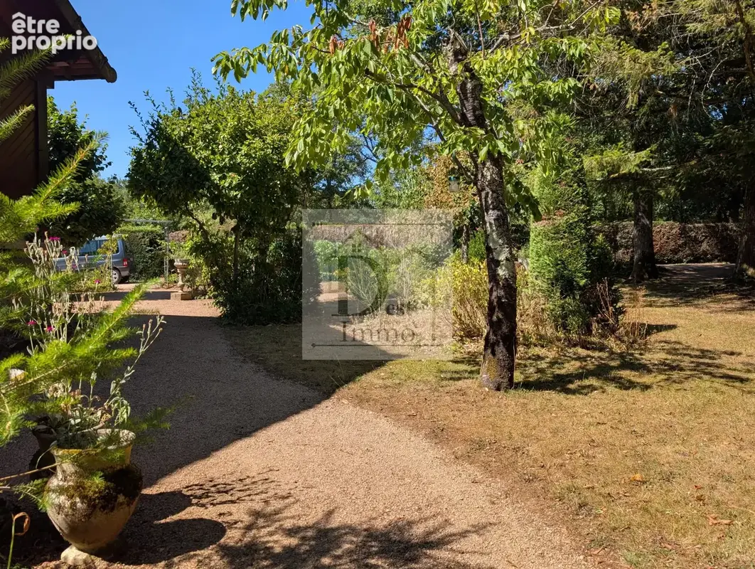 Maison familiale de 140 m2 sur sous-sol complet — Étagnac - photo 11
