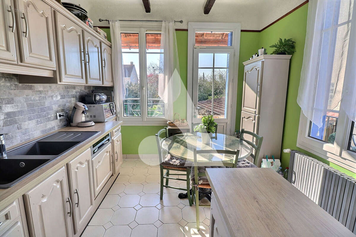 Maison à MERY-SUR-OISE