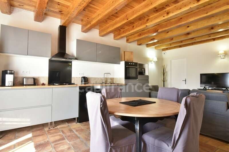 Maison à SAINT-PIERRE-DE-MEZOARGUES