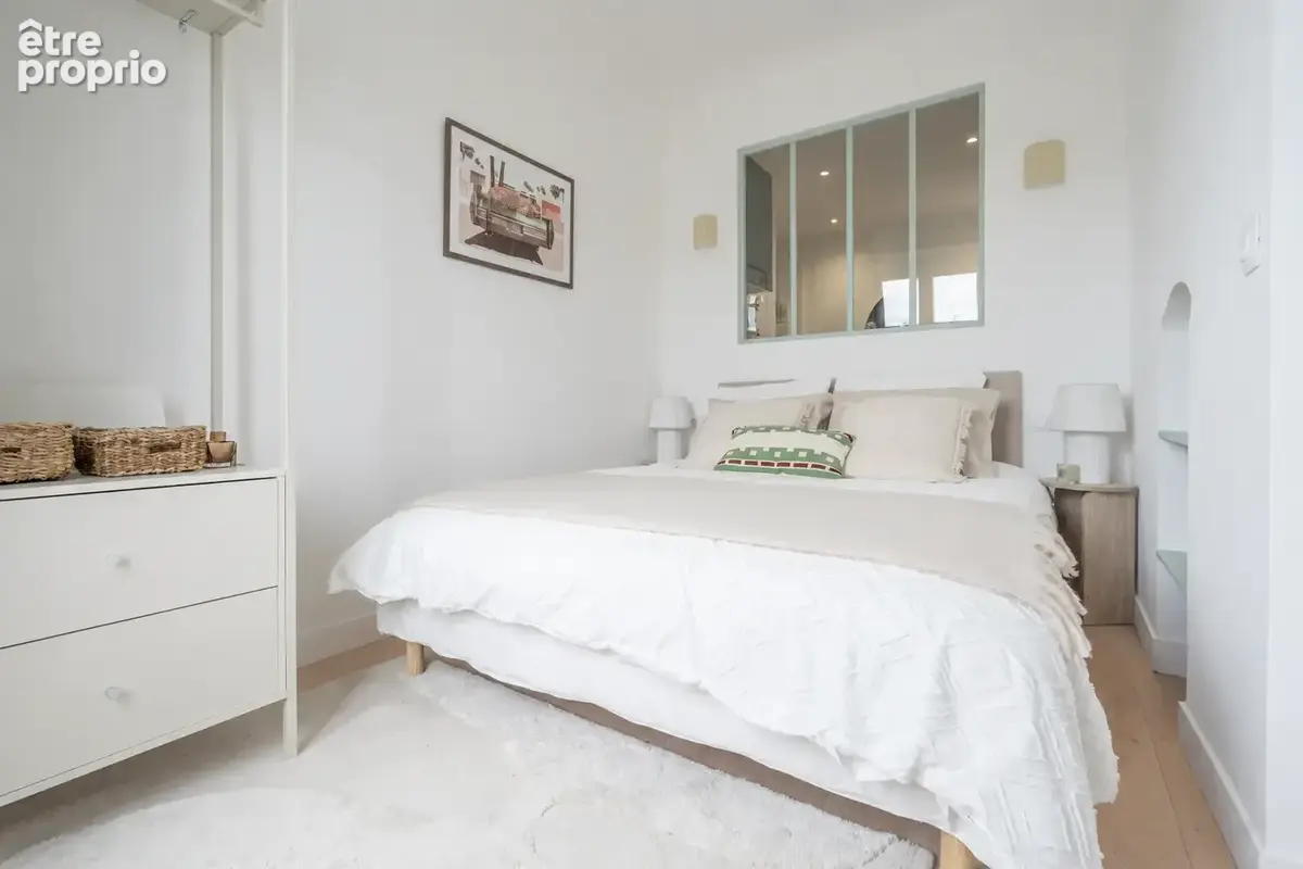Appartement d’exception   Dernier étage avec ascenseur et vue sur Eglise de Saint-Ambroise- Photos réelles du - photo 7
