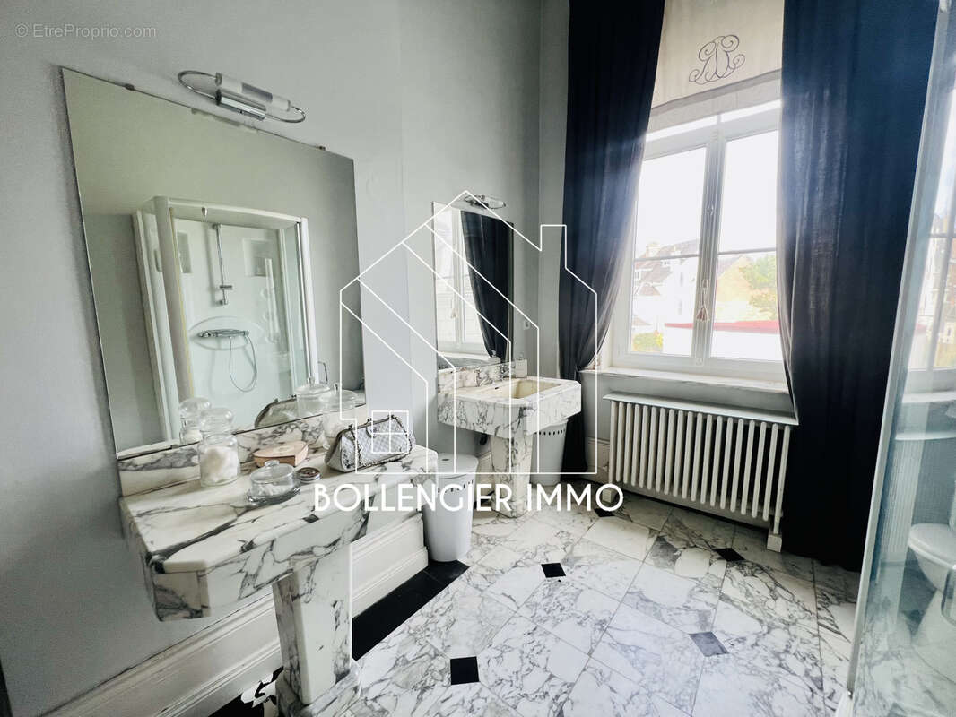 Maison à HAZEBROUCK