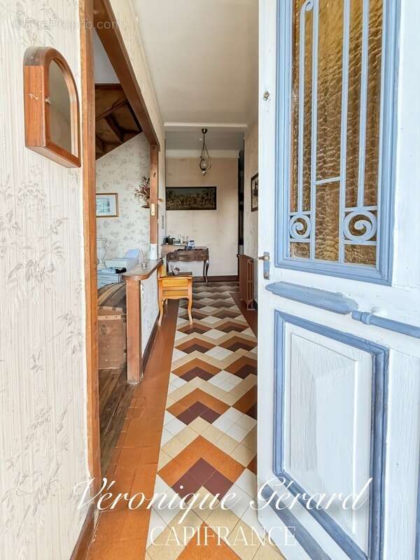 Maison à COUTRAS