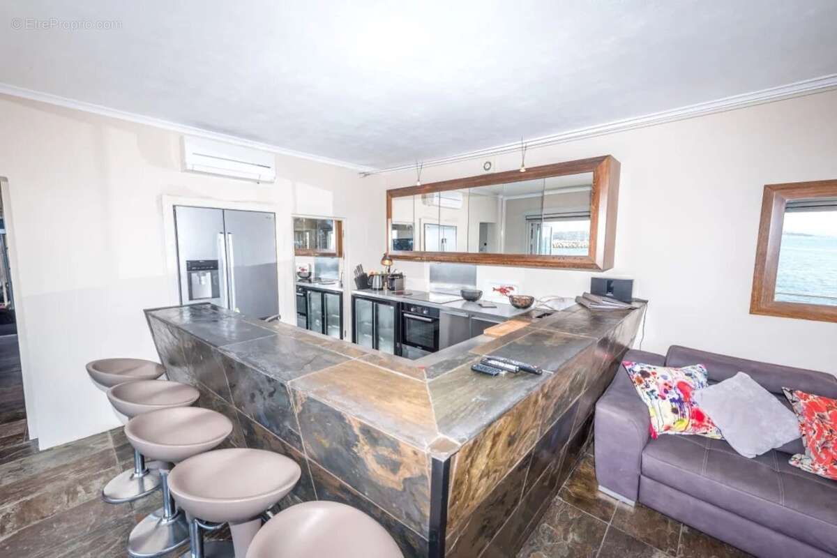 Maison à ROQUEBRUNE-SUR-ARGENS