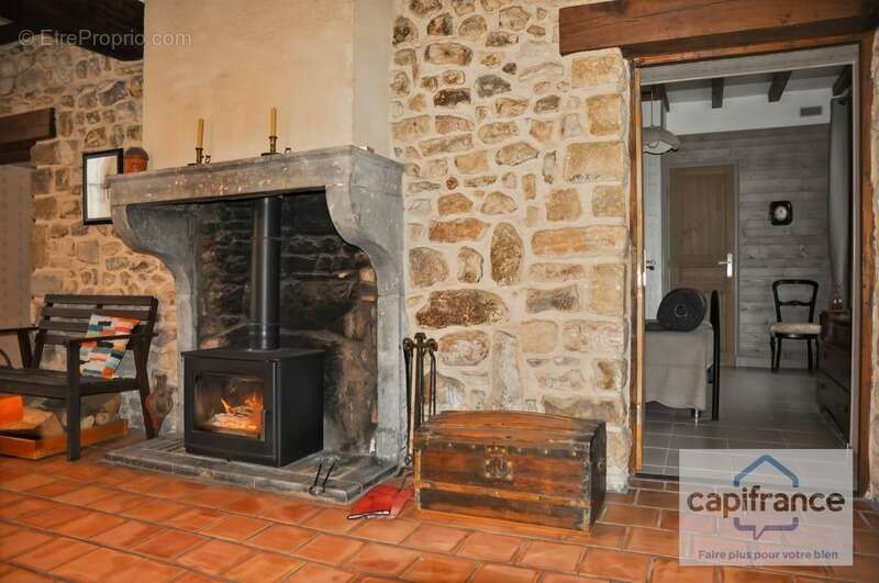  Lieu rare : maison de caractère en pierre proche du Lac du Rousset 71 – potentiel gîte - photo 14