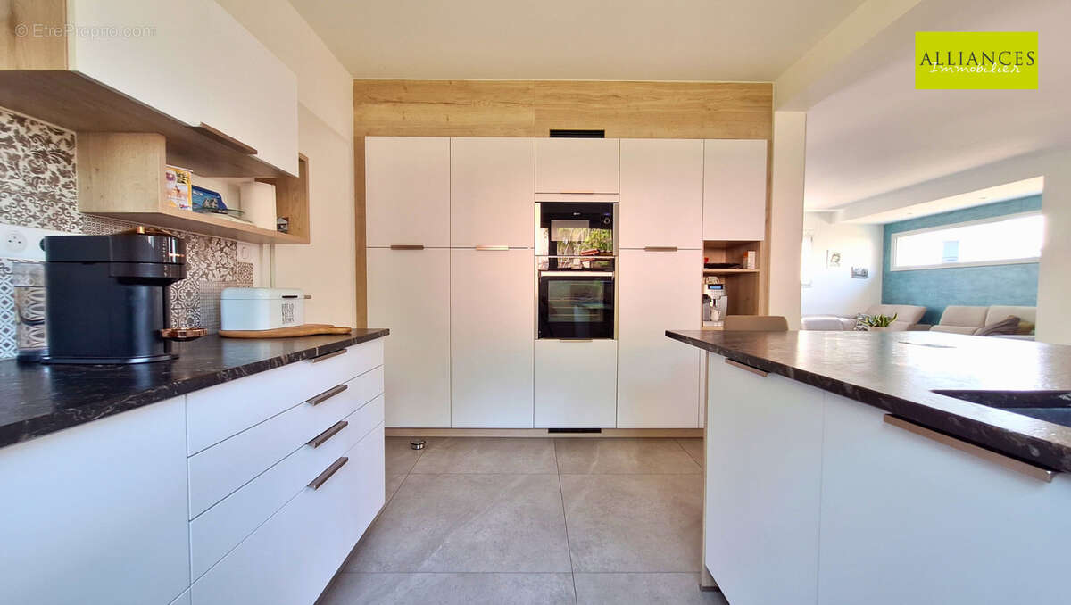 Maison récente de 124 m2   Prestations soignées dans un village très recherché - photo 17