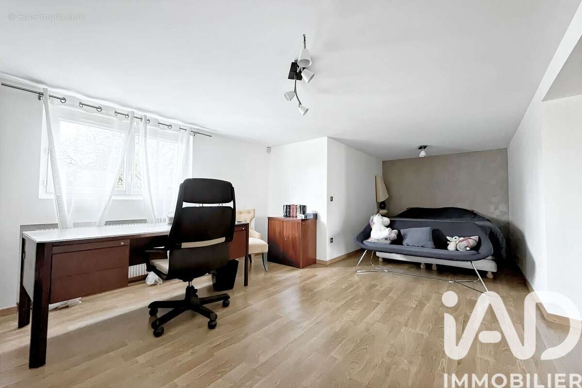 Photo 3