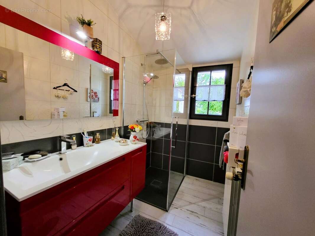 Maison à SAINT-FORT-SUR-LE-NE