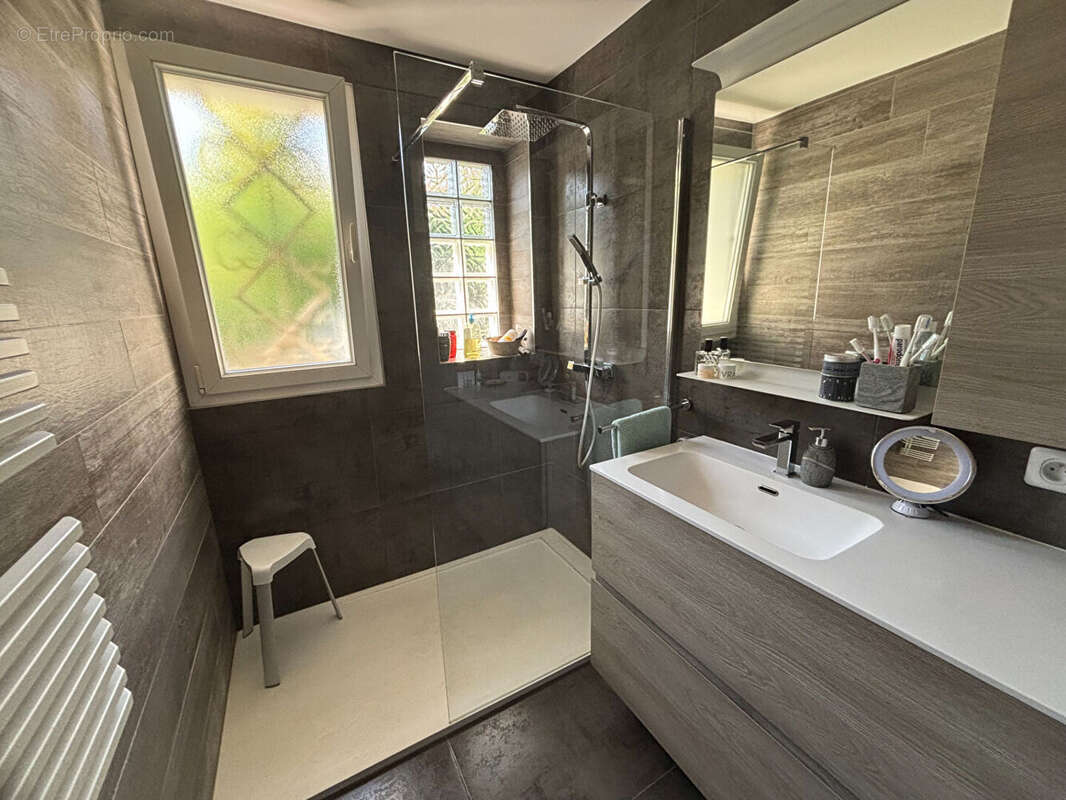 Maison à TASSIN-LA-DEMI-LUNE