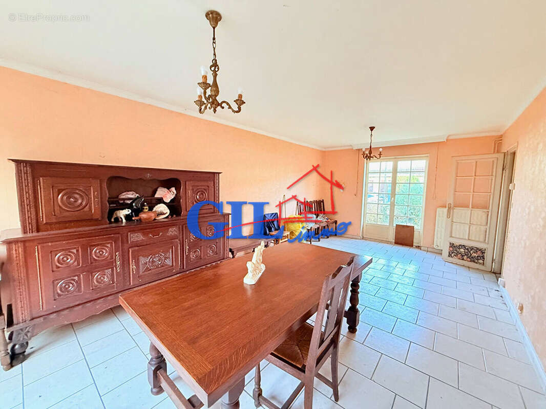 Maison à SAVIGNY-LE-TEMPLE