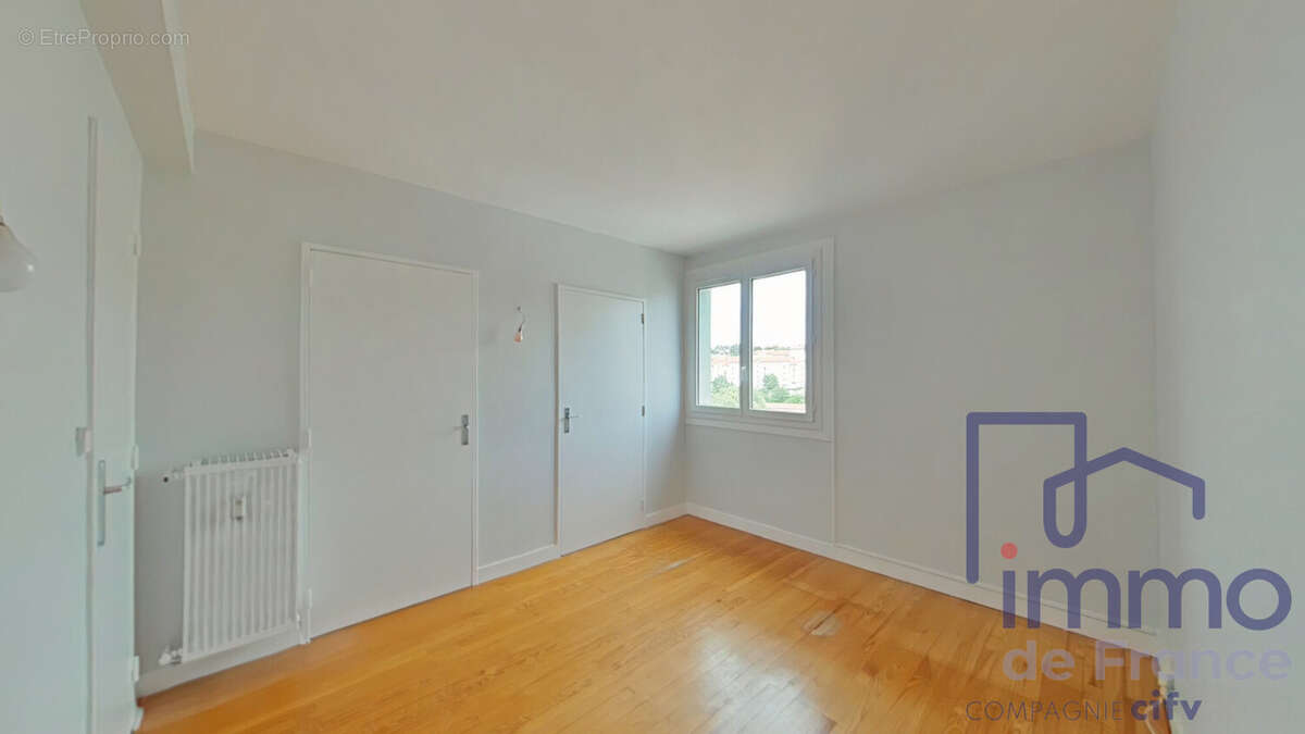 Appartement 57 m² à Saint-Etienne  - photo 4