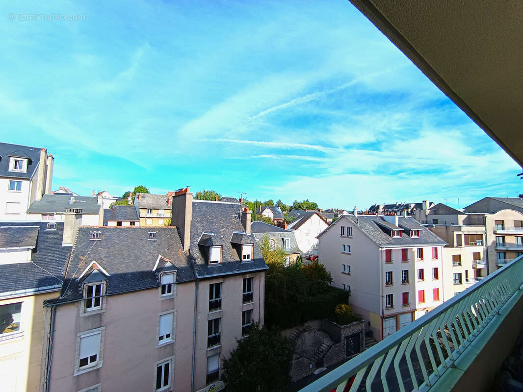 T3 ascenseur, vue, balcon, garage et cave - photo 5