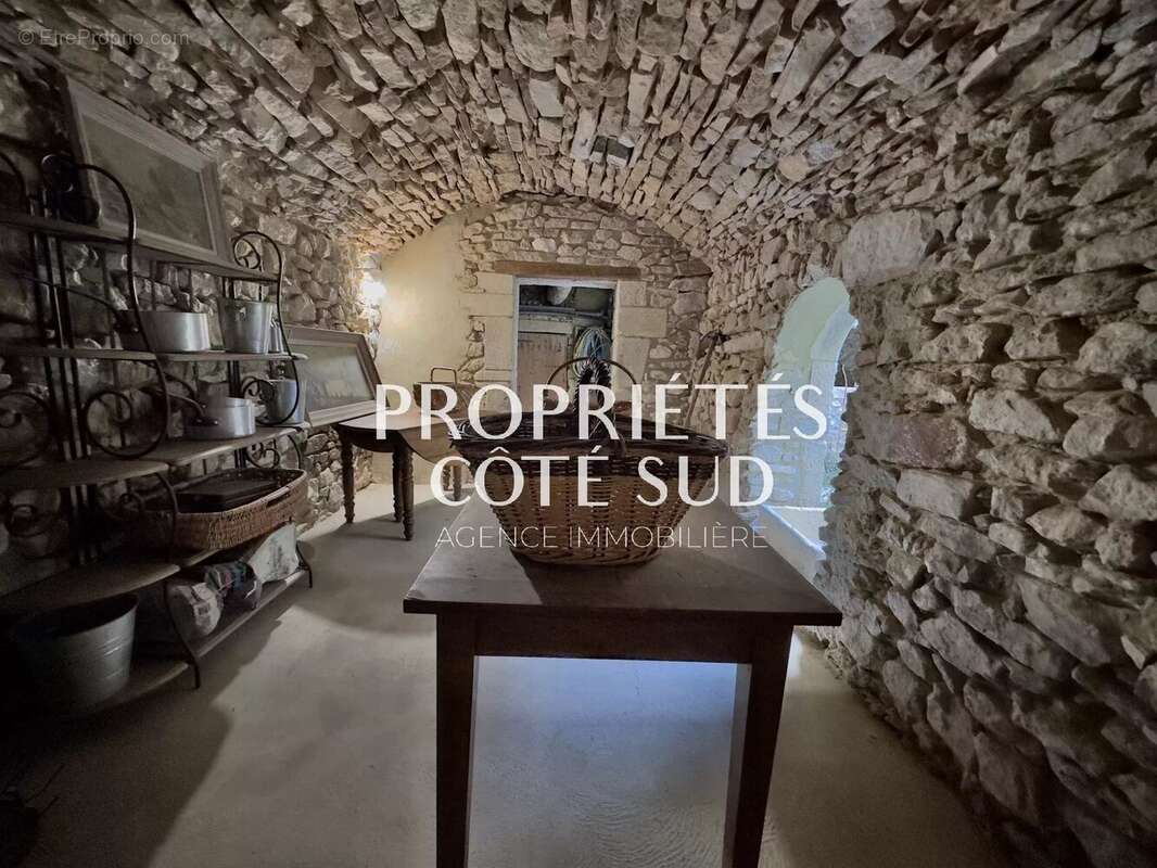 Maison à SAINT-VICTOR-LA-COSTE
