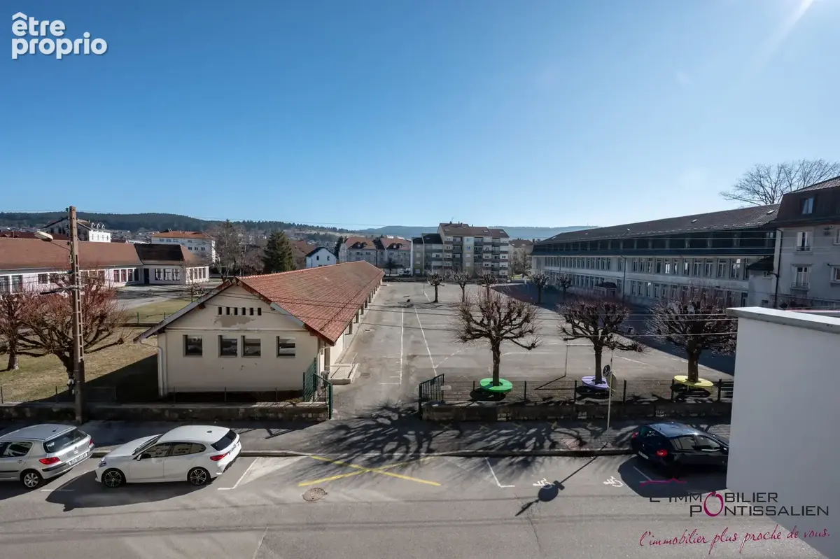 Pontarlier - proche centre ville : appartement recent de type 2 avec ascenseur, cave, garage et terrasse - photo 20