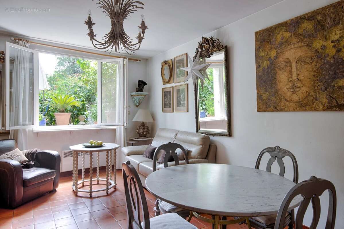 Maison à VAISON-LA-ROMAINE