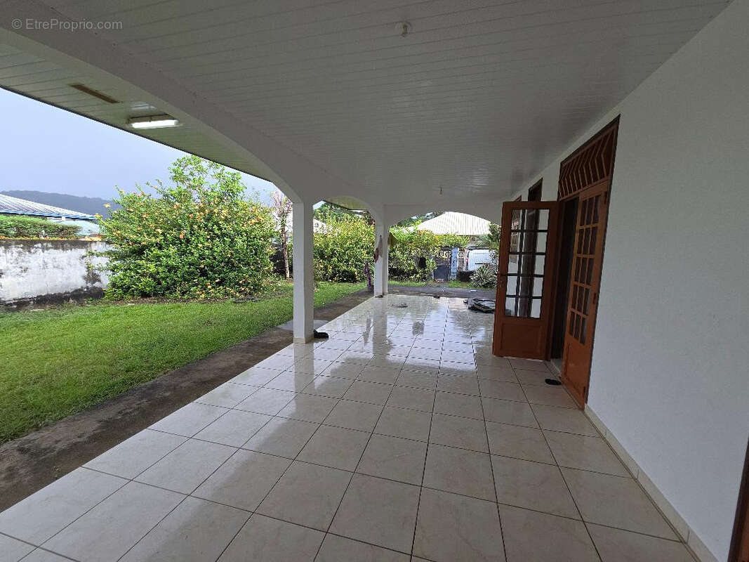 Maison à REMIRE-MONTJOLY