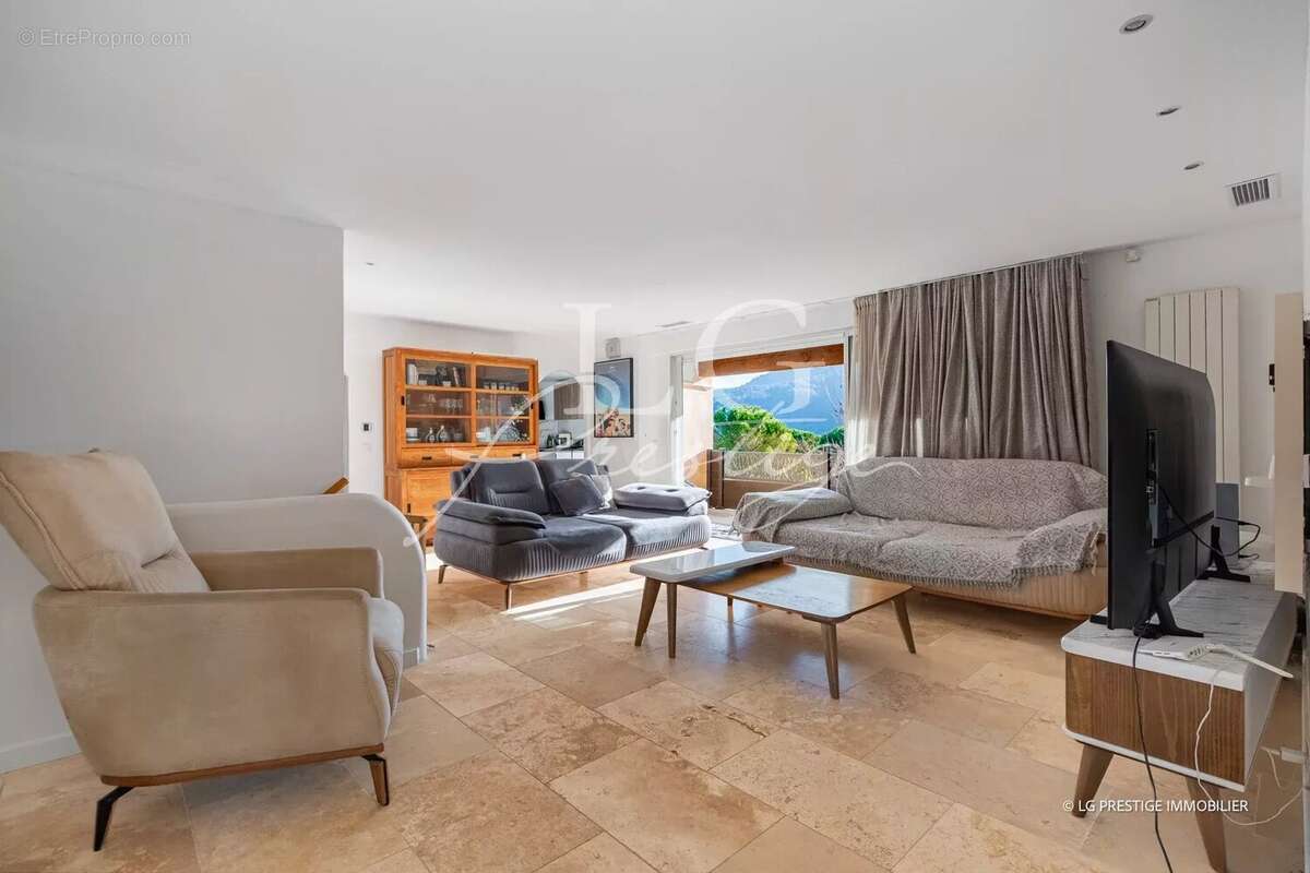 Maison à MANDELIEU-LA-NAPOULE