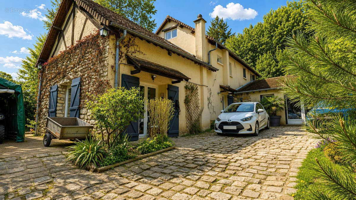 Maison à MONTCHAUVET