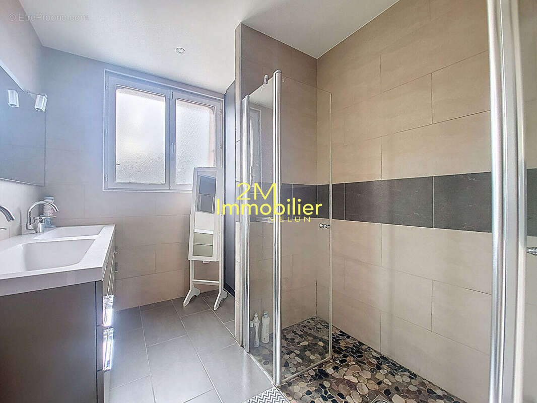 Maison à VAUX-LE-PENIL