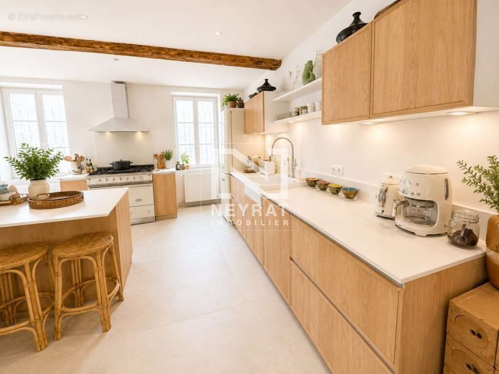 Propriété de charme rénovée avec prestations haut de gamme, grange remarquable et fort potentiel d'aménagement - photo 2