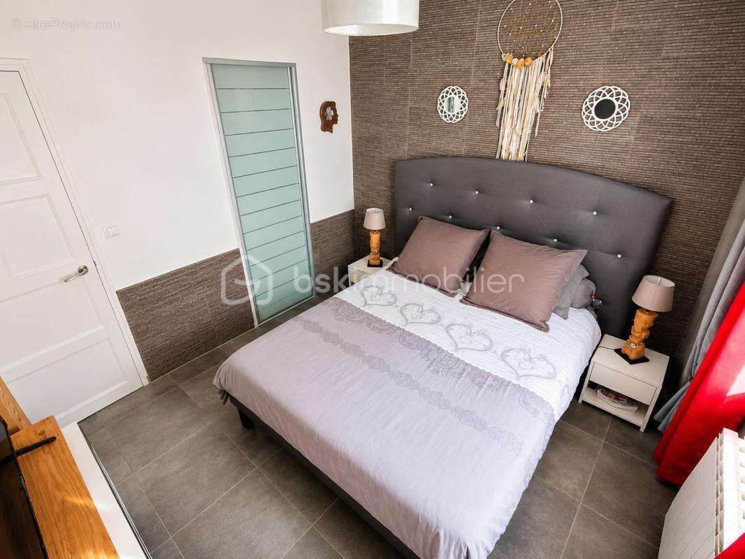 À vendre – maison familiale évolutive 130,50 m² – 4 chambres – 2 logements (t3 + t3) – jardin – terrasses – garage – toulon oues - photo 8