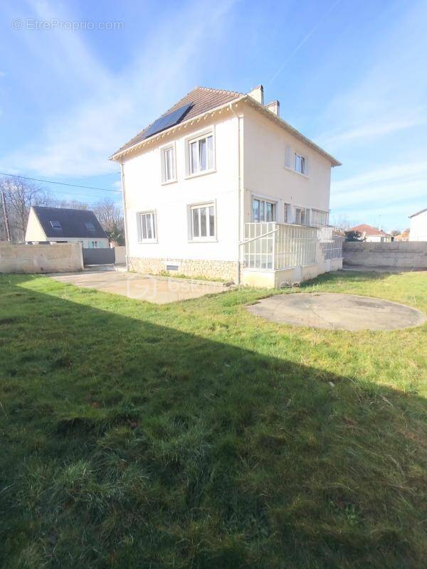 Maison à DAMMARIE-LES-LYS