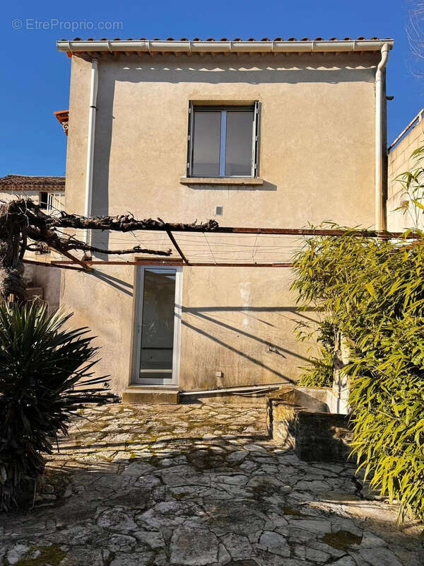 Façade sans vis à vis - Appartement à SAINT-CHRISTOL-LES-ALES