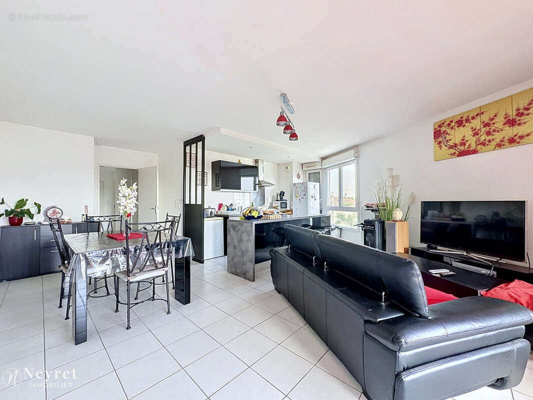 Appartement à BRON