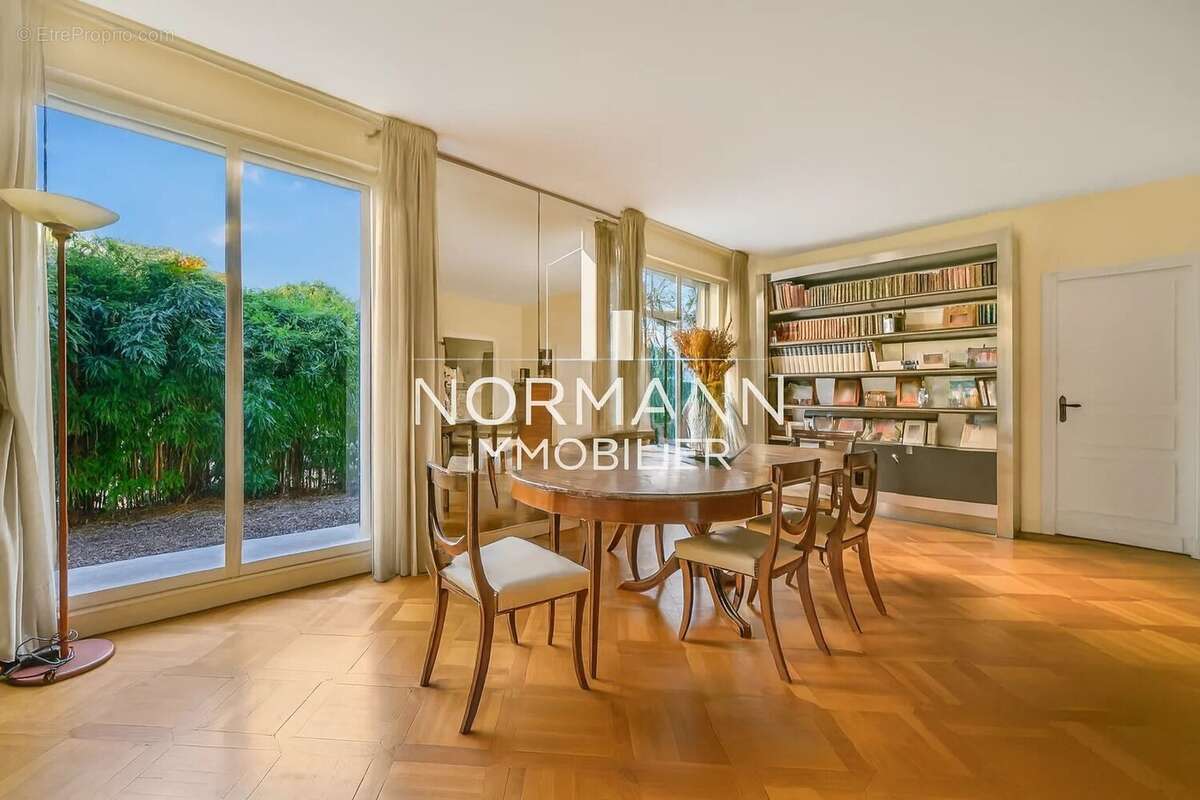 Appartement à NEUILLY-SUR-SEINE