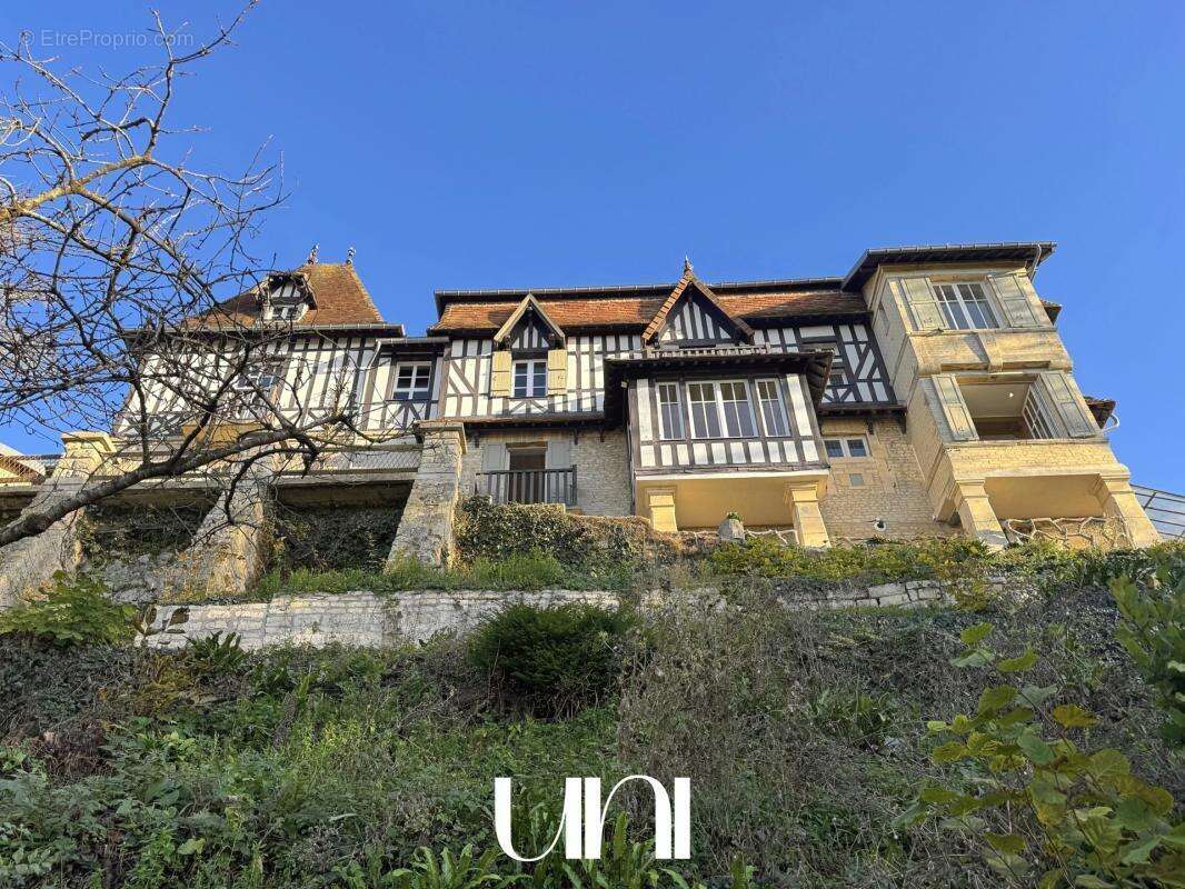 Maison à FLEURY-SUR-ORNE