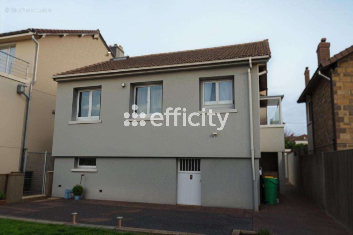 Maison à VILLENEUVE-LE-ROI