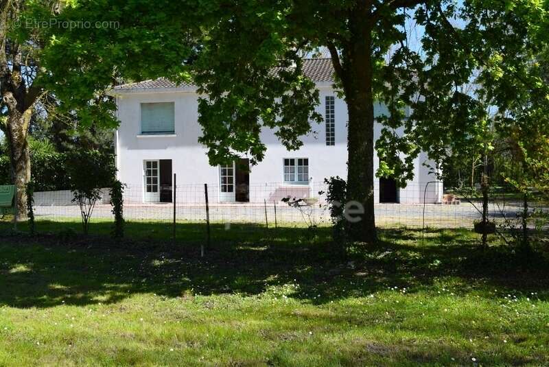 Maison à SAINT-URBAIN