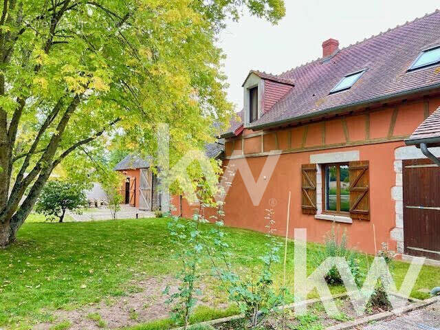 Maison 251 m² à Trainou  - photo 2