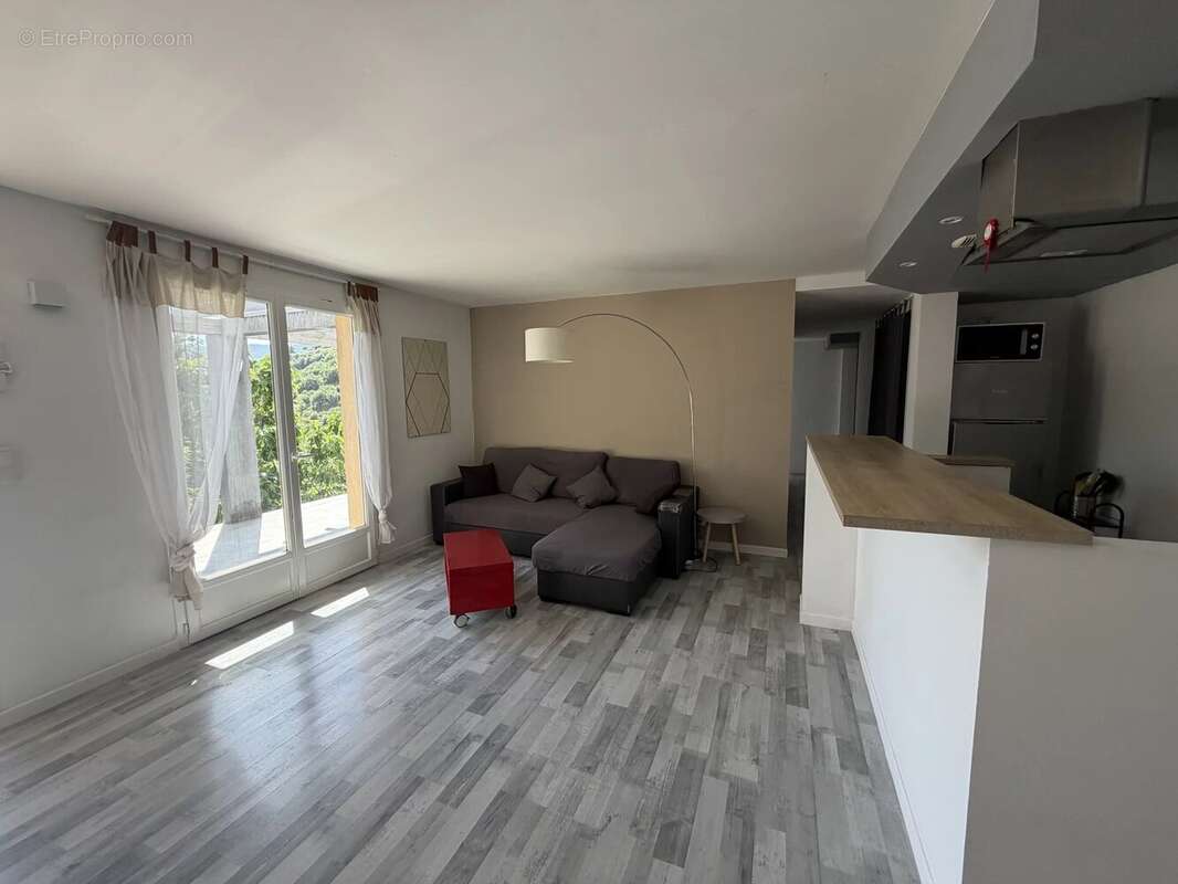 Maison à BERRE-LES-ALPES