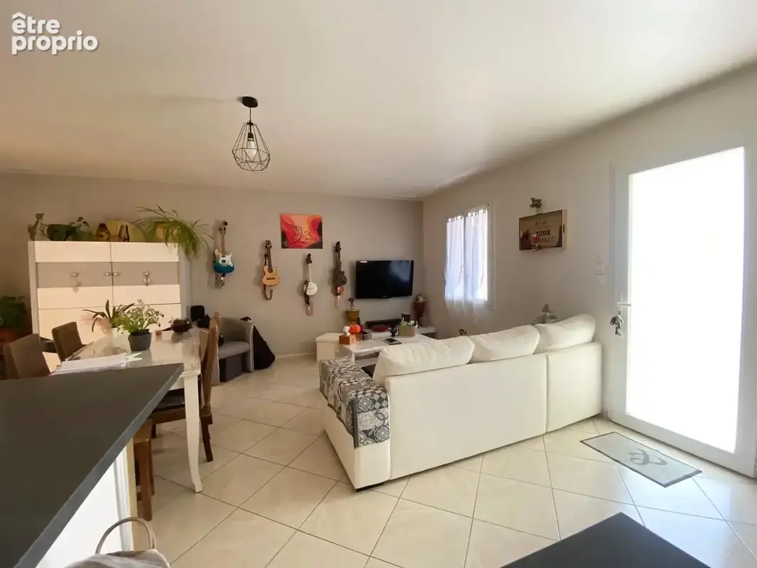 Maison 61 m² à Saint-Just-Luzac  - photo 2