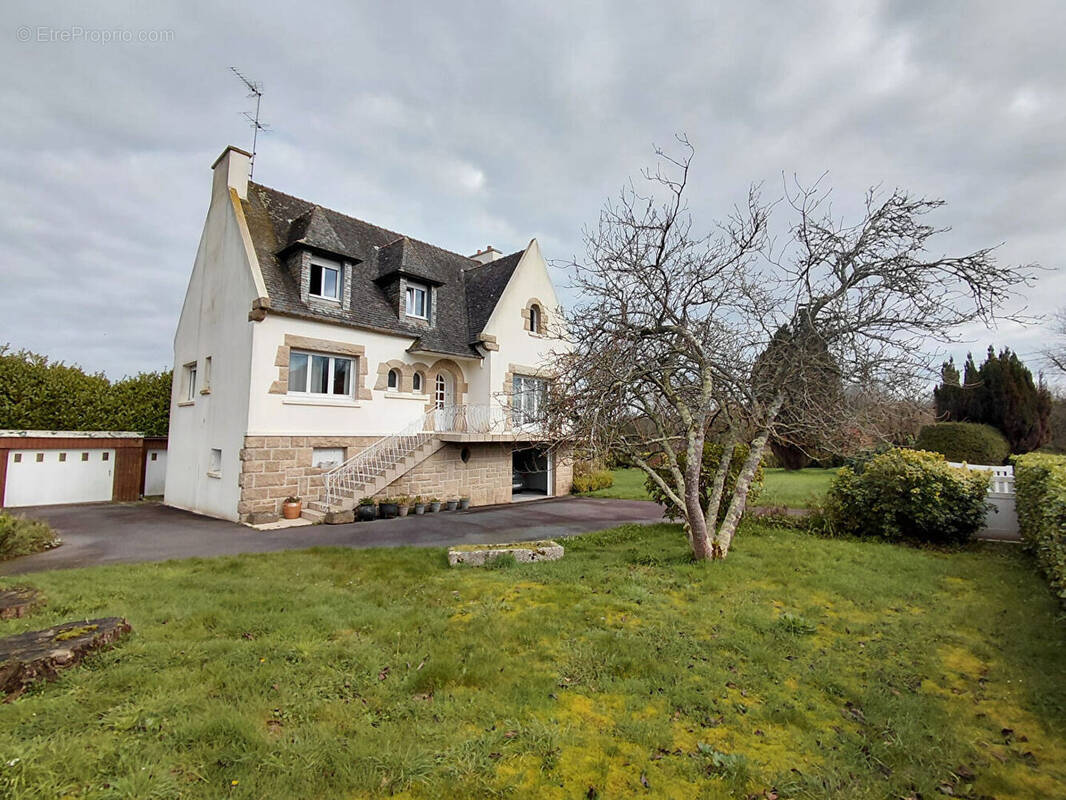 Maison à PLOUIGNEAU