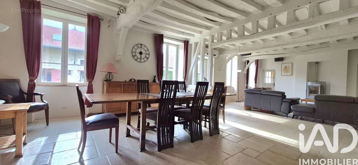 Maison 702 m² à Chambors  - photo 8