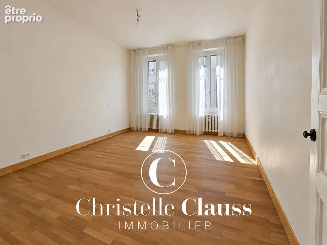 STRASBOURG - ORANGERIE  115 m², trois chambres et balcon plein sud - photo 7