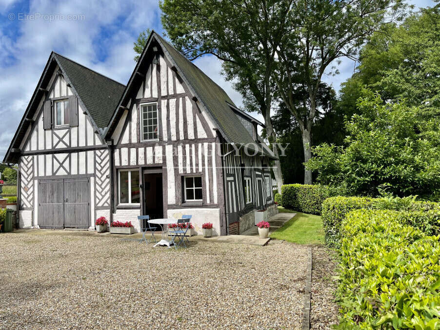 Maison à PONT-L&#039;EVEQUE