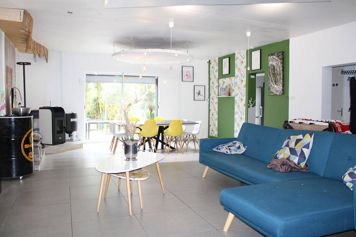 Maison à AVAILLES-SUR-SEICHE