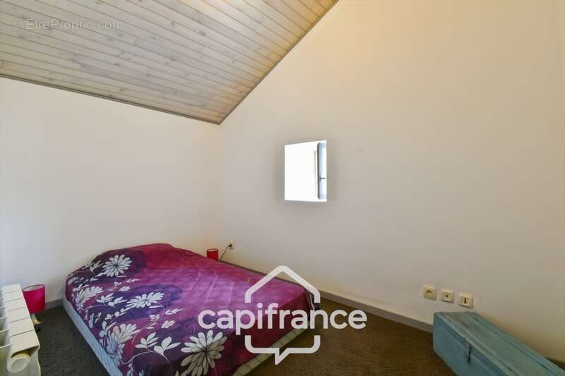 Maison charentaise à vendre 4 pièces LES EGLISES D'ARGENTEUIL (17)avec garage sur 1089m² de jardin arboré - photo 14