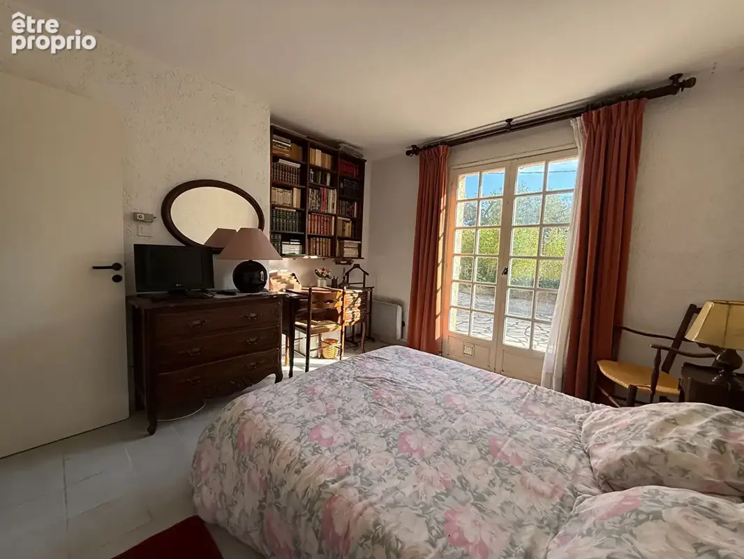 ** Bord De Mer ** Maison de 163m² avec 5 Chambres ** (83430) SAINT MANDRIER SUR MER ** - photo 12