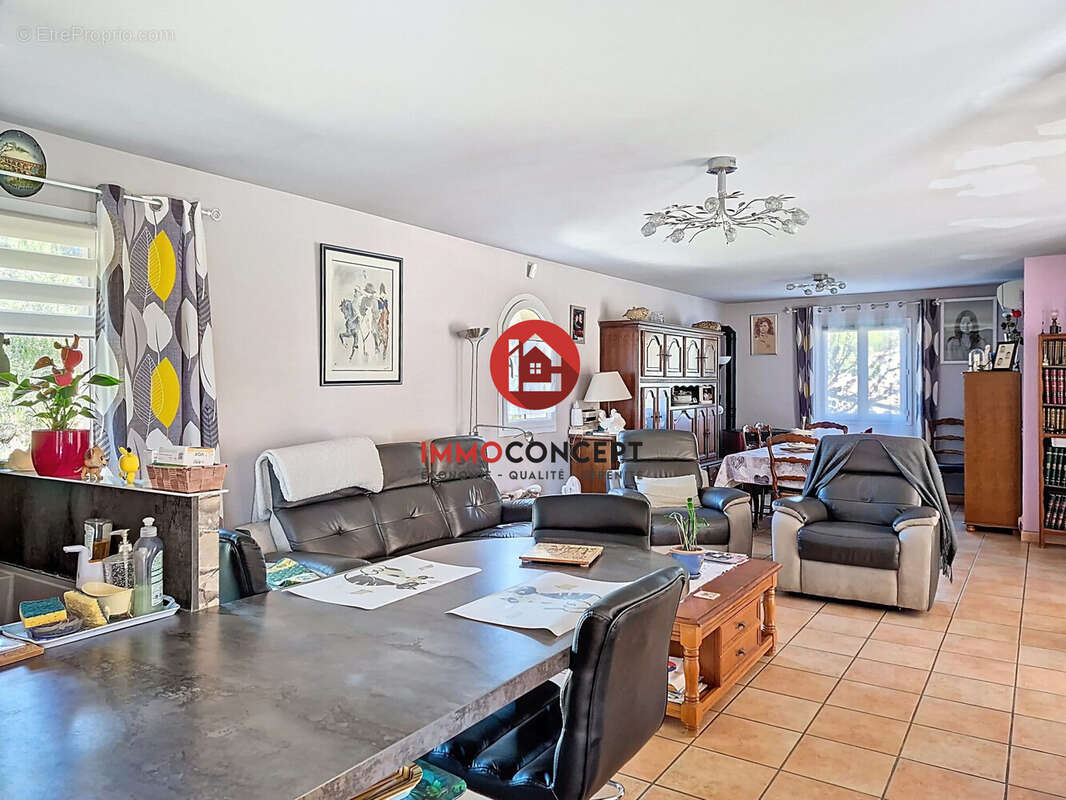 Maison à MONTFAUCON