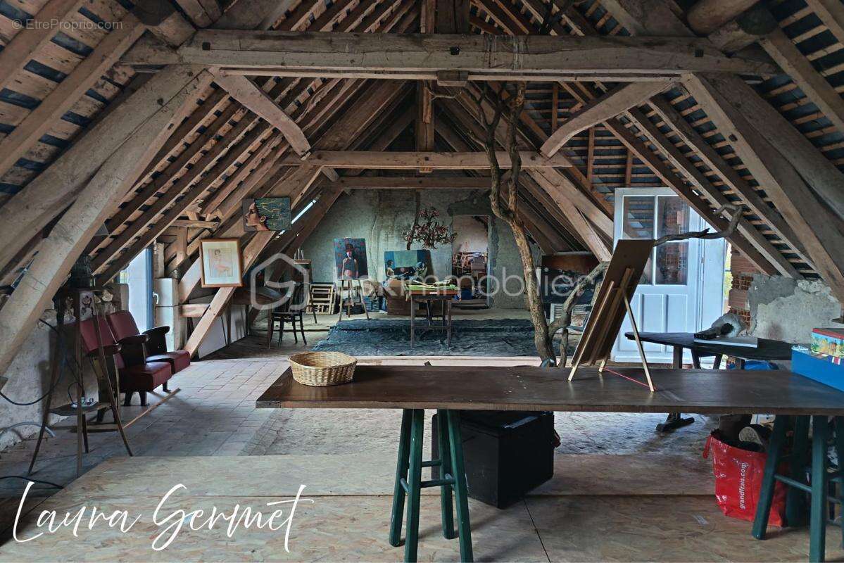 Maison à VICQ-SUR-NAHON