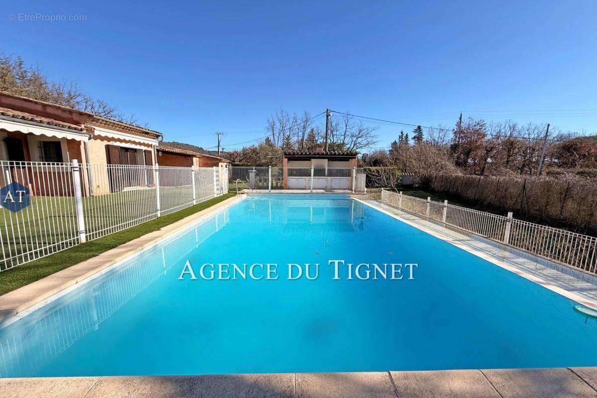 Maison à SAINT-CEZAIRE-SUR-SIAGNE